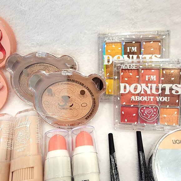 Amuse - Misc. Makeup lot - Picture 3 of 6